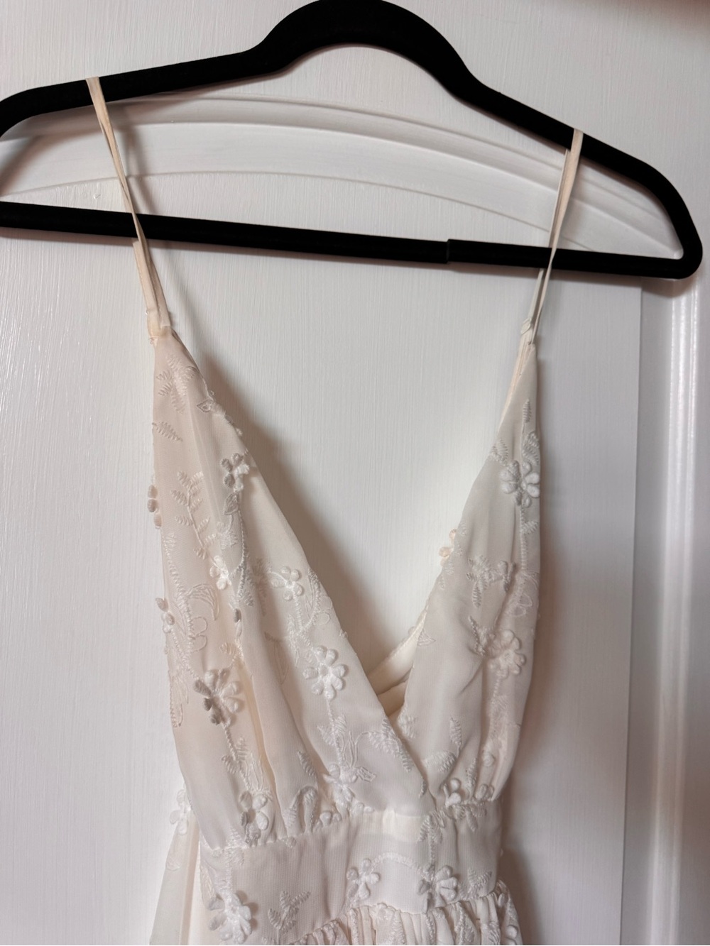 White Lace Mini Dress with Floral Detailing - Picture 5 of 6